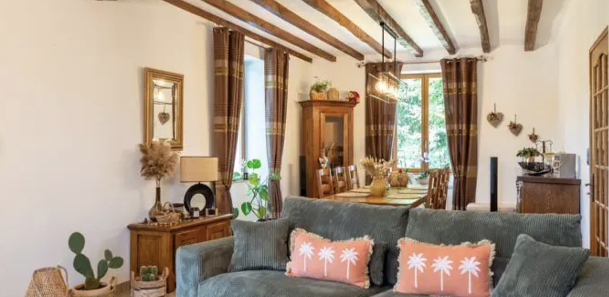 Intérieur chaleureux de La Maison